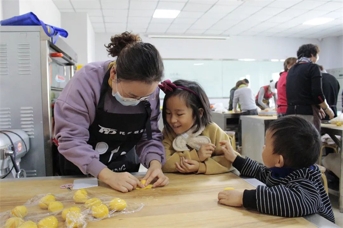 学做花样面点，巧手喜迎新春||千人教育考试中心花样面点活动圆满结束(图5)